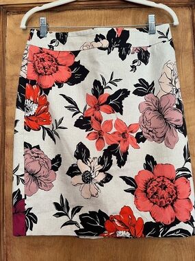 Ann Taylor Floral Pencil Skirt in Coral, Blush and Black